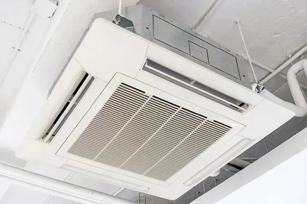 máy lạnh âm trần cần được vệ sinh bảo dưỡng thường xuyên